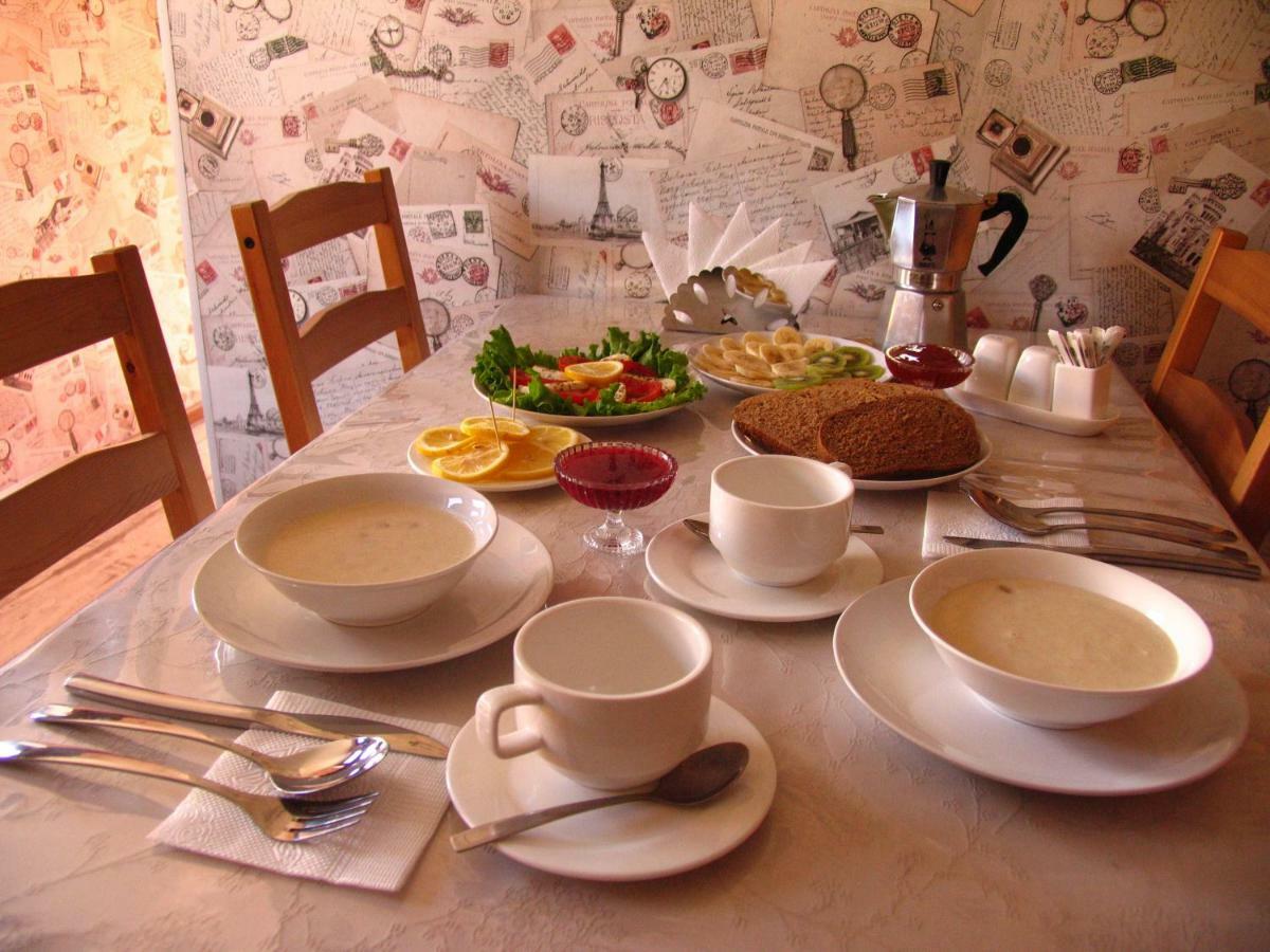 Memo'S Boutique Guesthouse Каракол Екстериор снимка
